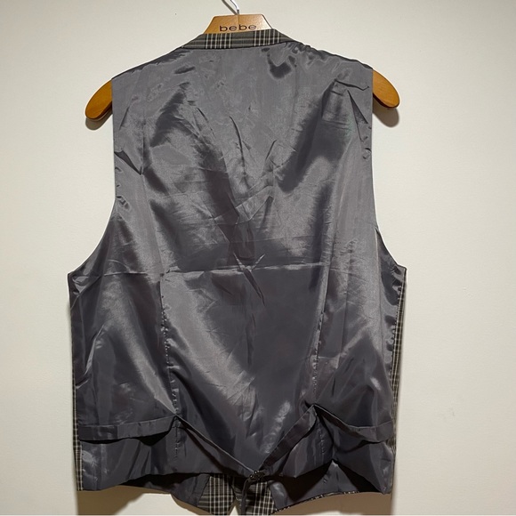 Johnny Max mens vest, grey plaid with embroidered overlay. Working pockets. Med - Picture 6 of 7
